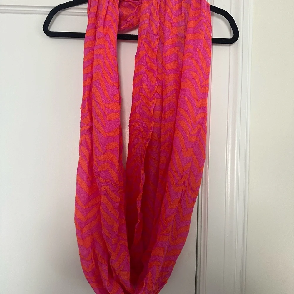 Lilly Pulitzer Riley Infinity Loop Scarf  46281 - Picture 2 of 3
